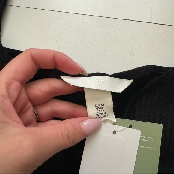 H&M NWT knitted puff sleeve long sleeve ribbed top size XS - Picture 2 of 4